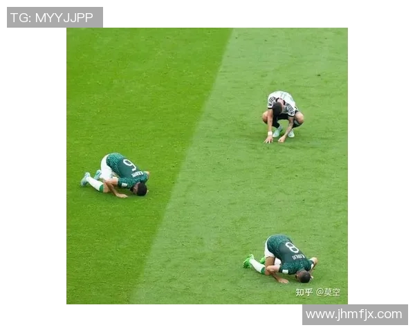 足球明星背后的支持者揭秘他们的家属生活与故事