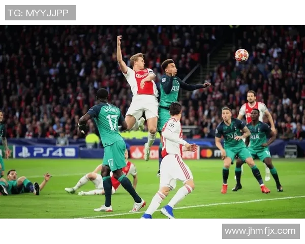 足球明星赛前热身运动揭秘提升竞技状态的关键训练技巧与注意事项